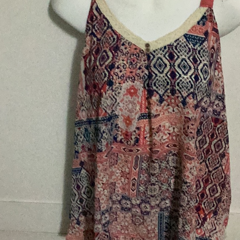 Patterned Sleeveless Top with Lace Trim size XL - Picture 2 of 5